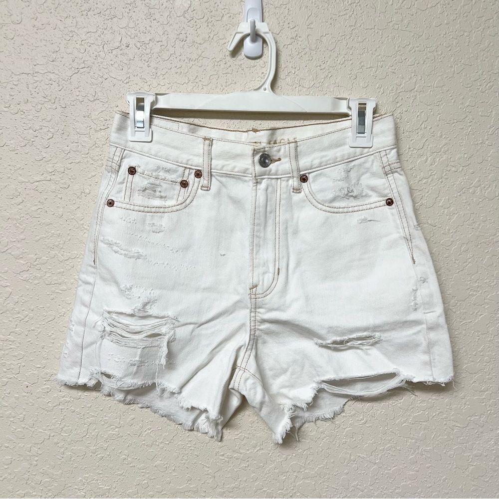 American Eagle 90s Boyfriend Shorts Raw Hem White Denim Distressed Size 0